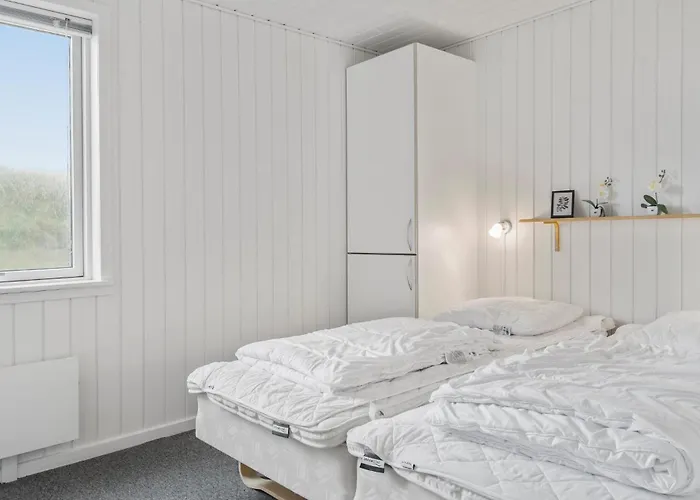 In With Kitchen * Frostrup