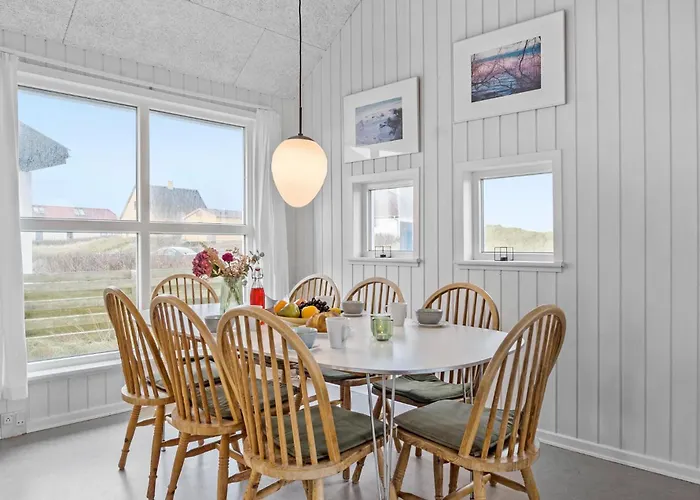 In With Kitchen * Frostrup